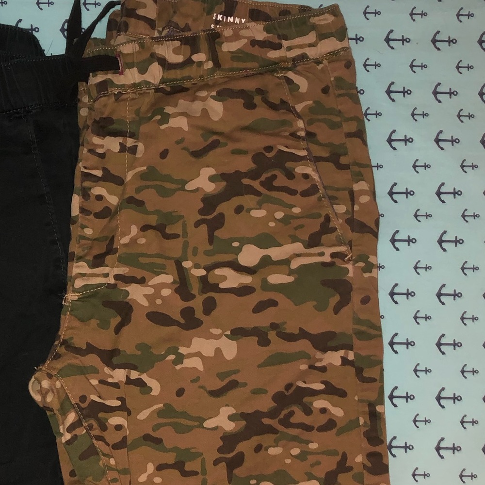 Camo bullhead joggers